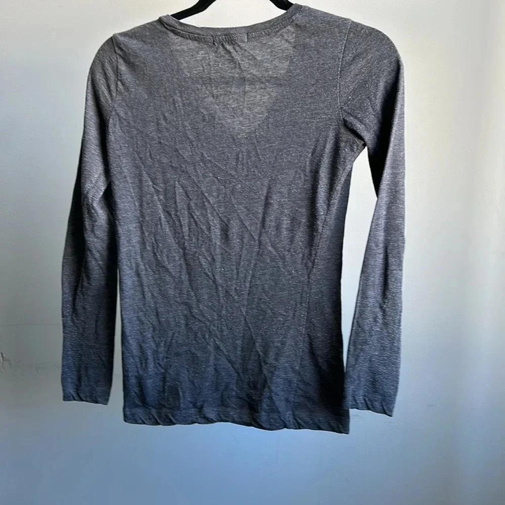 Forever 21 Basic Long Sleeve Gray Shirt | Long Sleeve Shirt | Gray Shirt - Picture 4 of 5